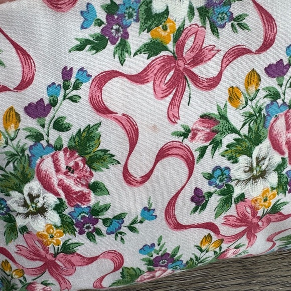 Retro Floral Pink Cosmetic Pouch - Picture 3 of 8